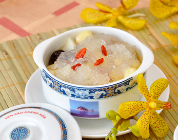 Chè yến ngũ quả