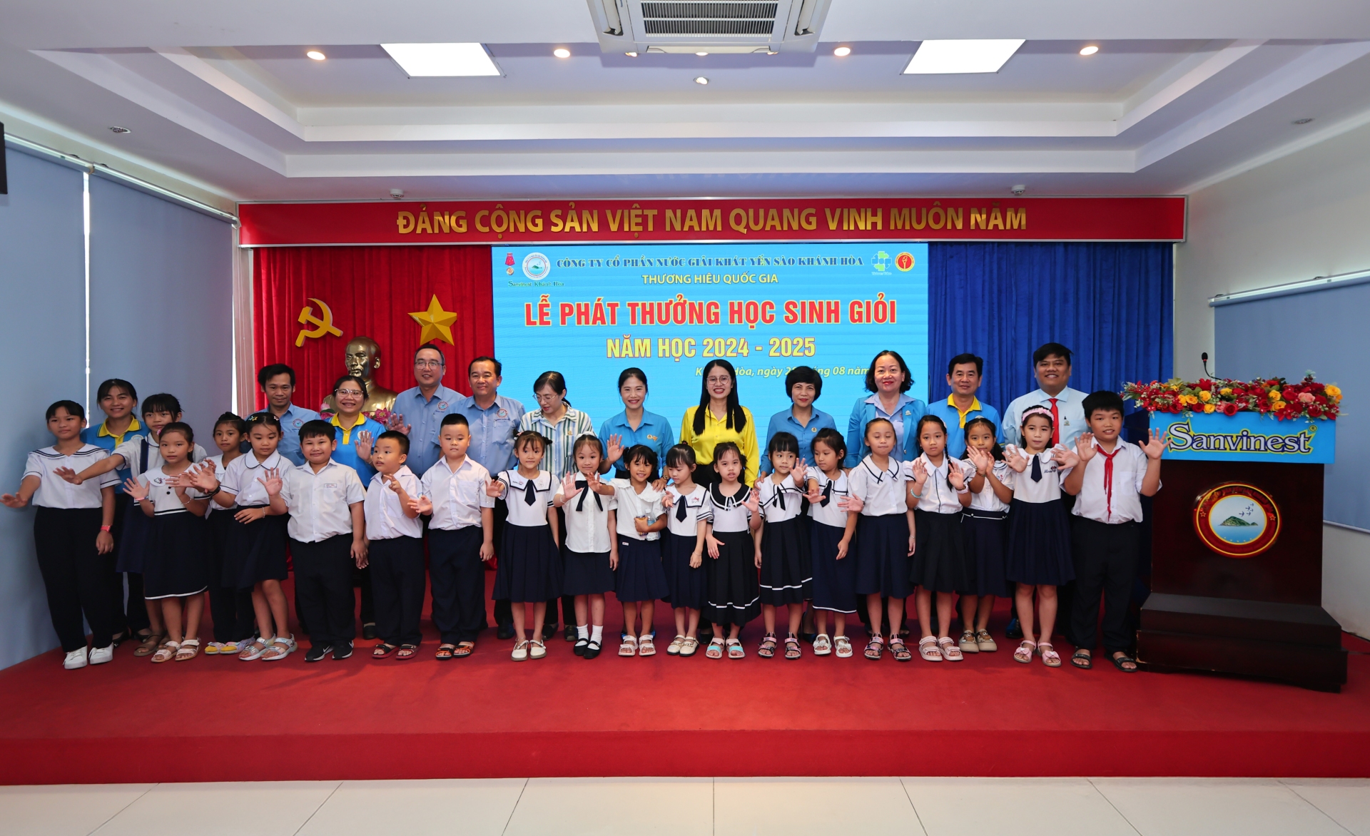 LỄ PHÁT THƯỞNG HỌC SINH GIỎI NĂM HỌC 2024 – 2025