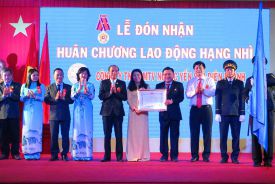 Công ty TNHH MTV Nước giải khát cao cấp Yến sào Diên Khánh: Đón nhận Huân chương Lao động hạng Nhì