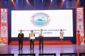 Công ty Cổ phần Nước giải khát Yến sào Khánh Hòa được vinh danh Top 10 thương hiệu được tin dùng nhất Việt Nam lần thứ 2 liên tiếp