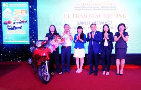  Trao giải thưởng cho các Khách hàng trúng giải trong chương trình “Sanest Khánh Hoà - Niềm tự hào thương hiệu Việt Nam” đợt 2