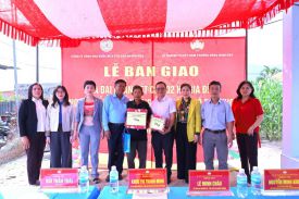 YẾN SÀO KHÁNH HÒA BÀN GIAO 2 CĂN NHÀ TÌNH NGHĨA VÀ TRAO QUÀ HỌC SINH CÓ HOÀN CẢNH KHÓ KHĂN