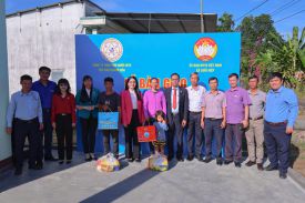 YẾN SÀO KHÁNH HÒA NGHIỆM THU, BÀN GIAO NHÀ ĐẠI ĐOÀN KẾT CHO HỘ GIA ĐÌNH KHÓ KHĂN TẠI XÃ SUỐI HIỆP