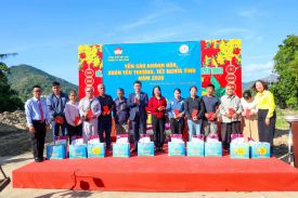 CÔNG TY YẾN SÀO KHÁNH HÒA TRAO 400 PHẦN QUÀ TẾT CHO CÁC GIA ĐÌNH KHÓ KHĂN