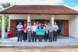 YẾN SÀO KHÁNH HÒA BÀN GIAO NHÀ ĐẠI ĐOÀN KẾT CHO HỘ NGHÈO KHÓ KHĂN VỀ NHÀ Ở TẠI XÃ HÒA TRÍ