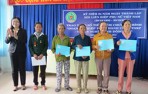Tặng 16 sổ tiết kiệm cho nữ cựu thanh niên xung phong có hoàn cảnh khó khăn