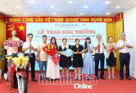 Công ty Yến sào Khánh Hòa trao giải ba cho khách hàng trúng giải thưởng “Yến sào Khánh Hòa Sanest Sanvinest niềm tự hào thương hiệu quốc gia 2025”