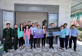 Công ty Cổ phần Nước giải khát Yến sào Khánh Hòa trao căn nhà thứ 14 cho các gia đình khó khăn