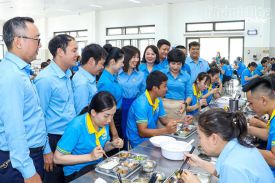Ấm áp những “Bữa cơm công đoàn”
